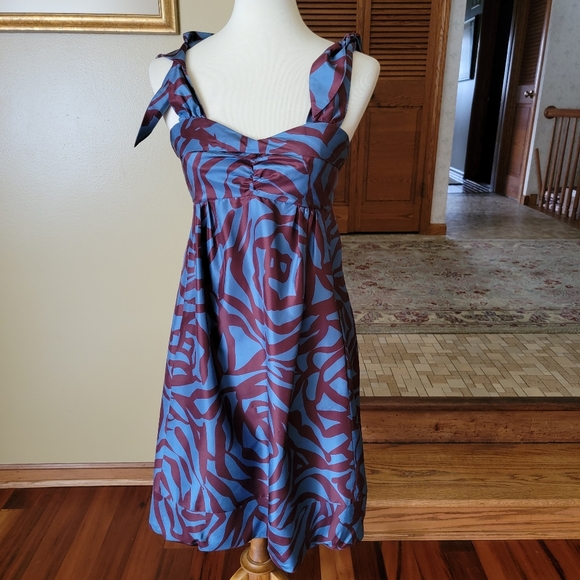 Marc Jacobs Dresses & Skirts - Marc Jacobs Blue 3-D Rose Print Zebra Bubble Dress